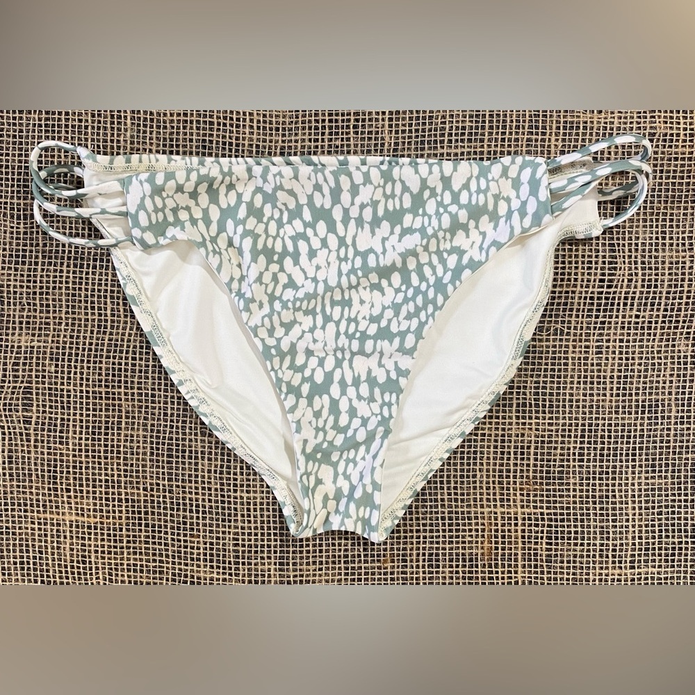 L*Space Kenedy Bathing Suit Bottoms Sz L Seamless Poly/Spandex Anthropologie